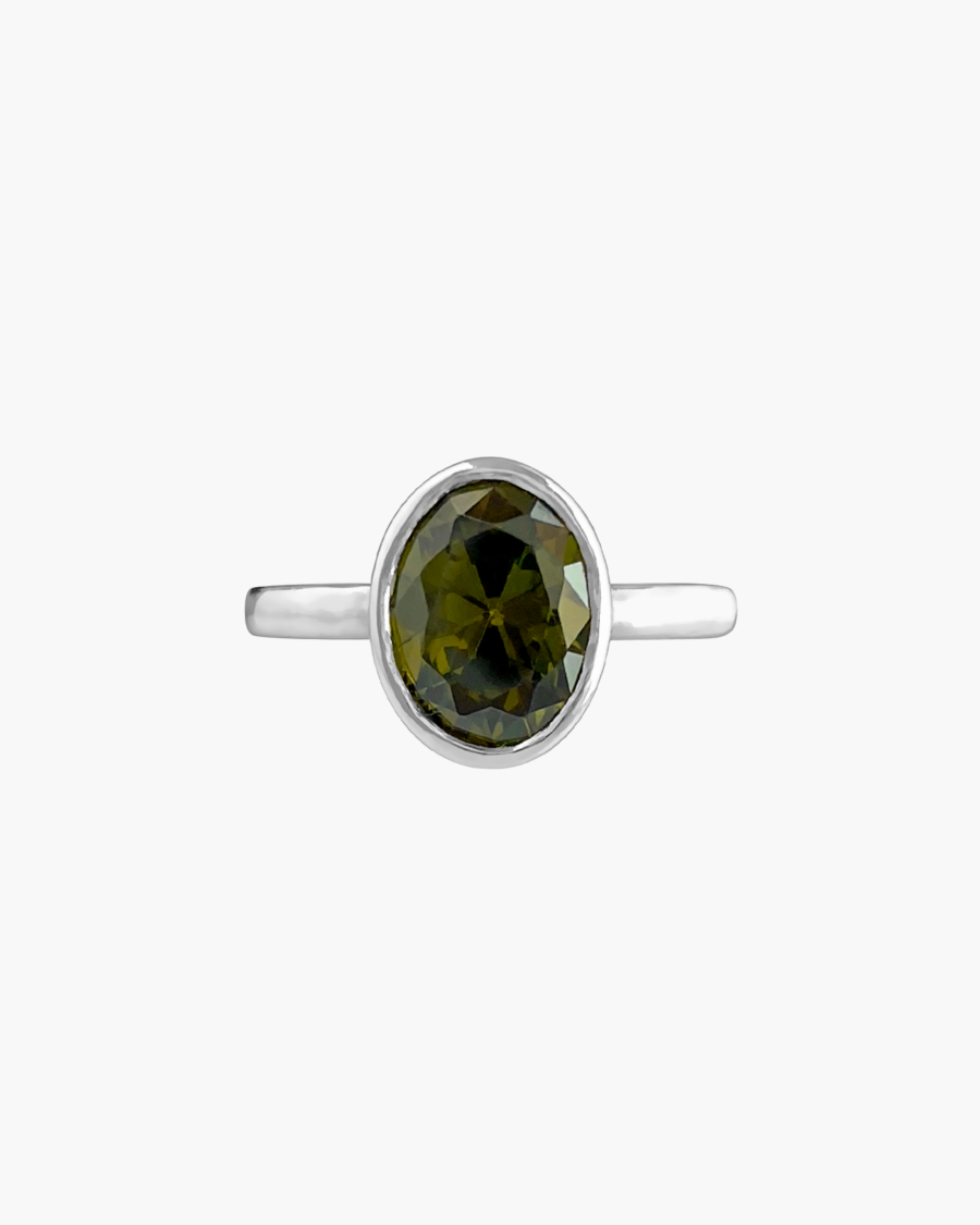 Anillo oval verde oliva